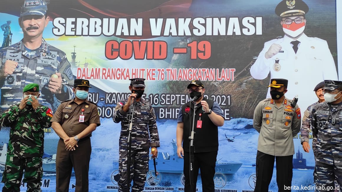 Bupati Kediri Bersama Pejabat Tinggi TNI Dan Polri,Tinjau Serbuan Vaksinasi