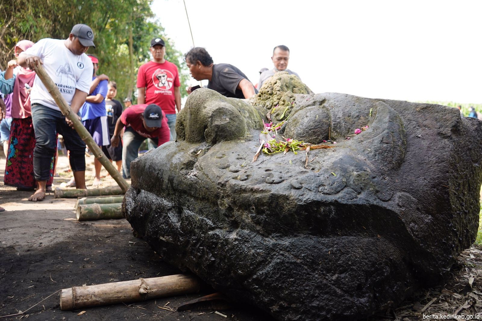 Angkat Arca Pentul, Mas Dhito Dorong Nambaan Jadi Desa Wisata Budaya