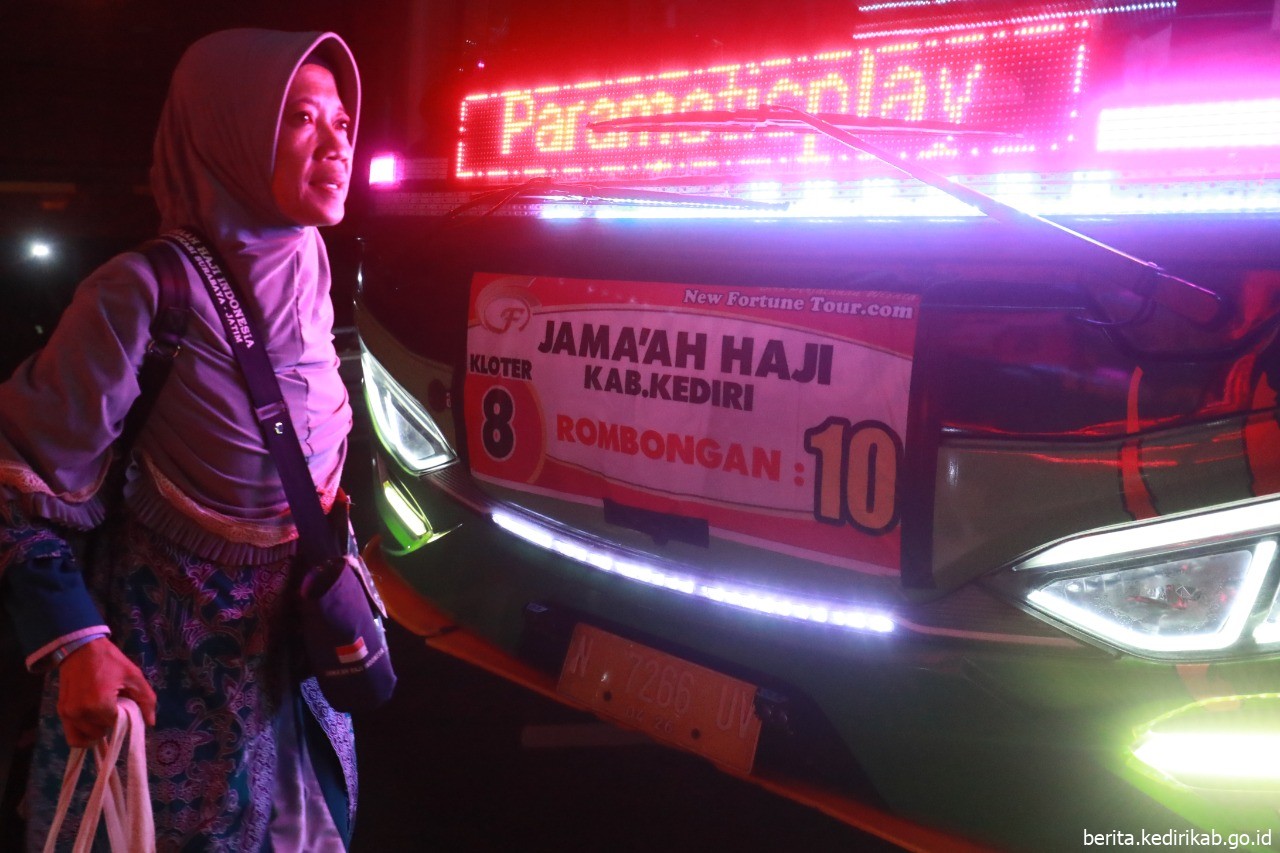 Jamaah Haji Kabupaten Kediri Kloter 8 Tiba di Kampung Halaman